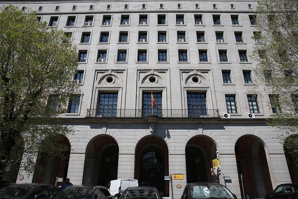 Ministerio de Trabajo multa con hasta 12.000€ a casas con empleadas del hogar sin contrato